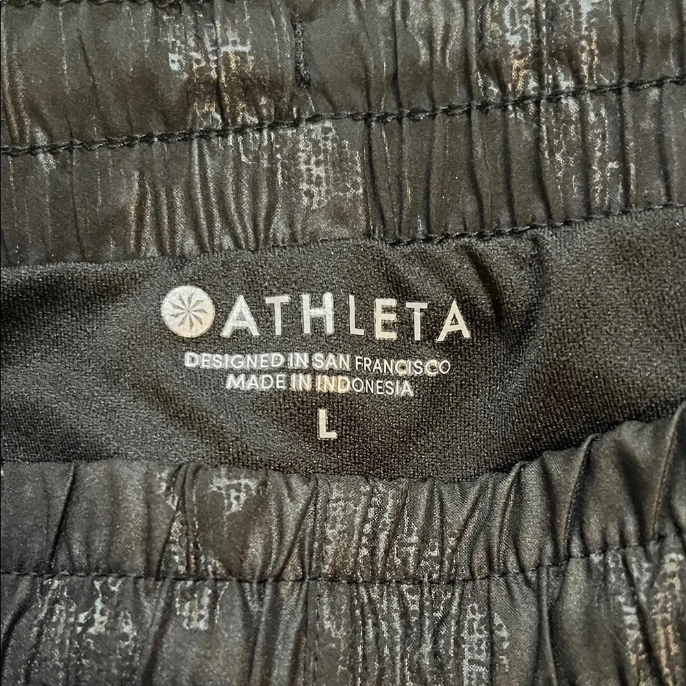 Athleta Women's Black Patterned Athletic Shorts, Size Large - Picture 2 of 4